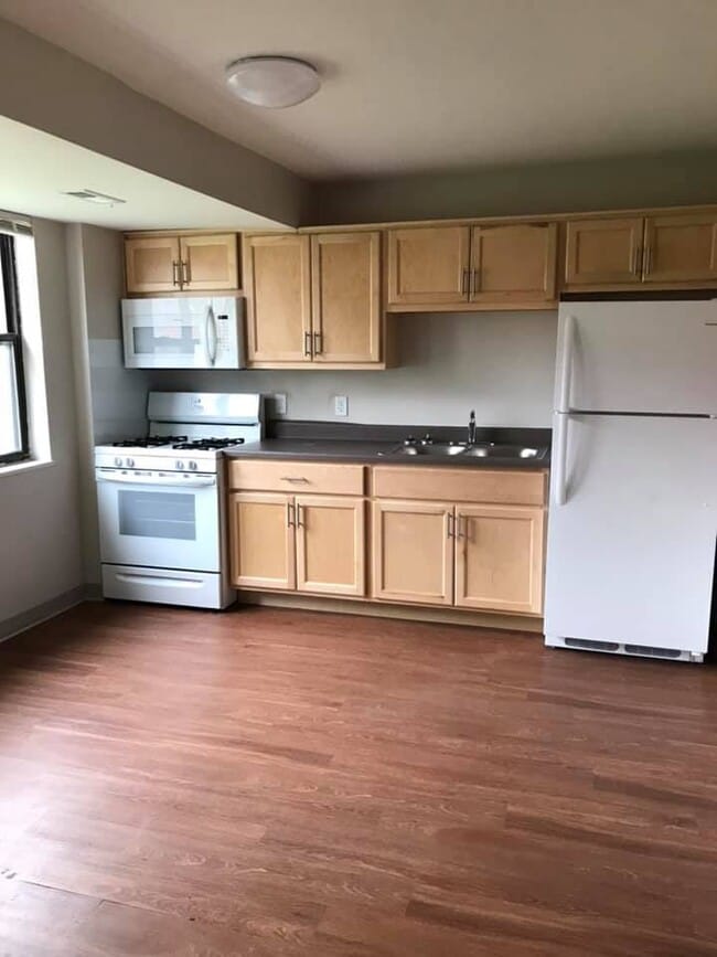 Building Photo - Century Woods Apartments Building Photo - Century Woods Apartments