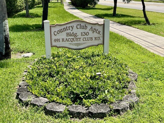 Foto del edificio - 491 Racquet Club Rd