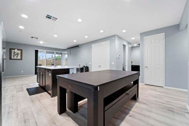 Building Photo - 44060 Buckeye Ct