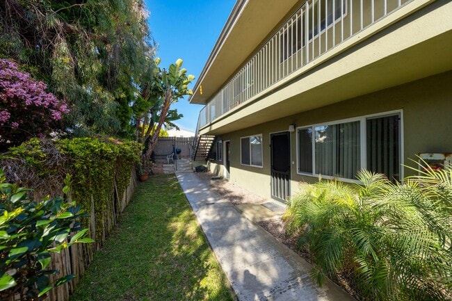 Foto del edificio - Charming 2 Bedroom Near Sunset Cliffs!