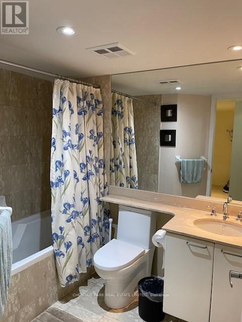 Building Photo - 140 Simcoe St