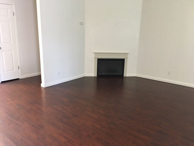 Living Rm Fireplace - 386 Arbor Ave