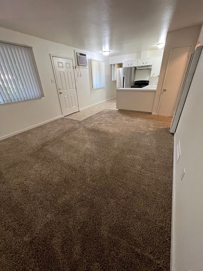 Living room - 1719 W Swain Rd
