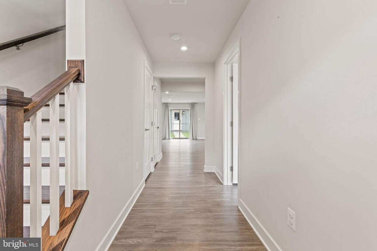 Foto principal - 8621 Satinwood Dr