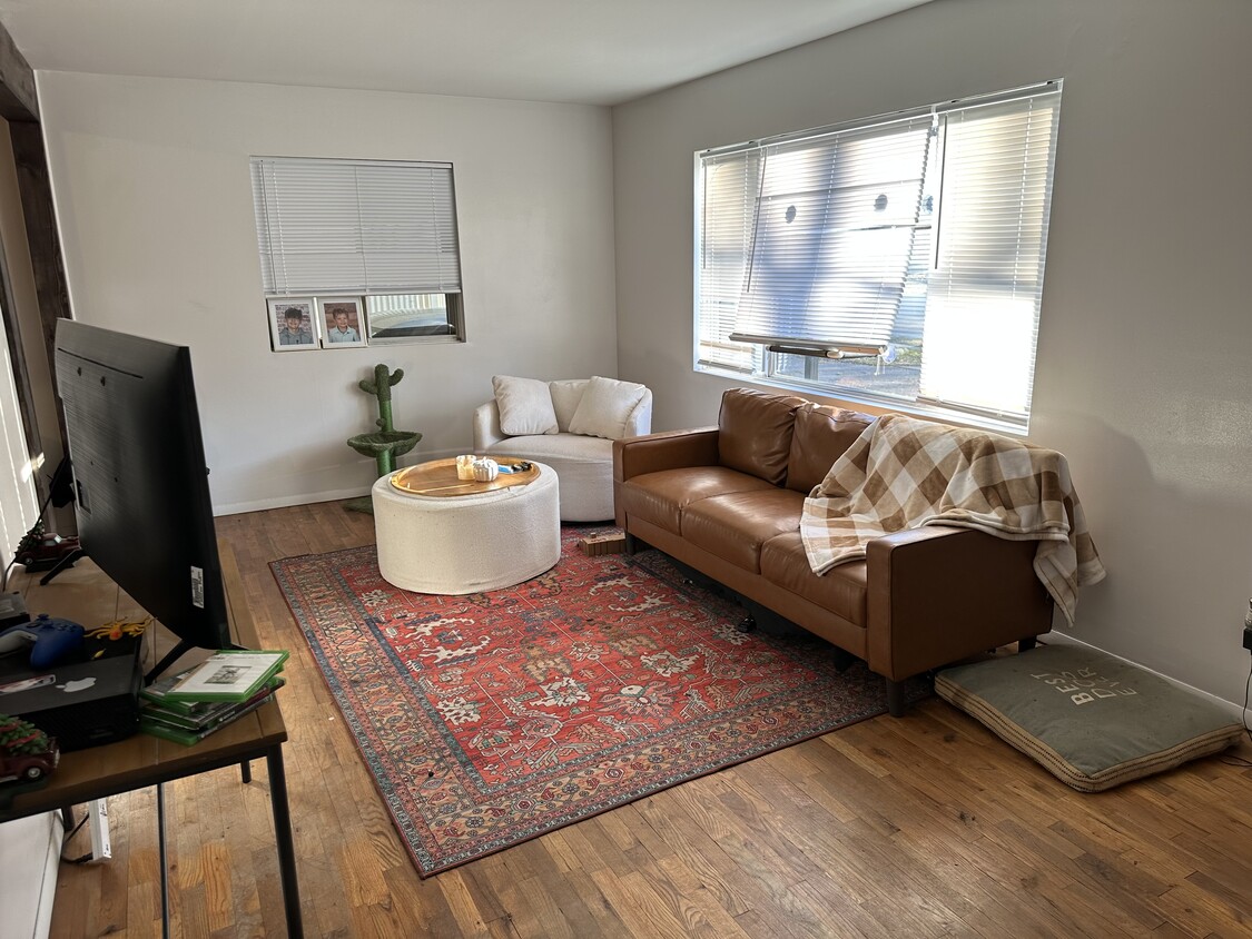 Living room - 387 Okemos St