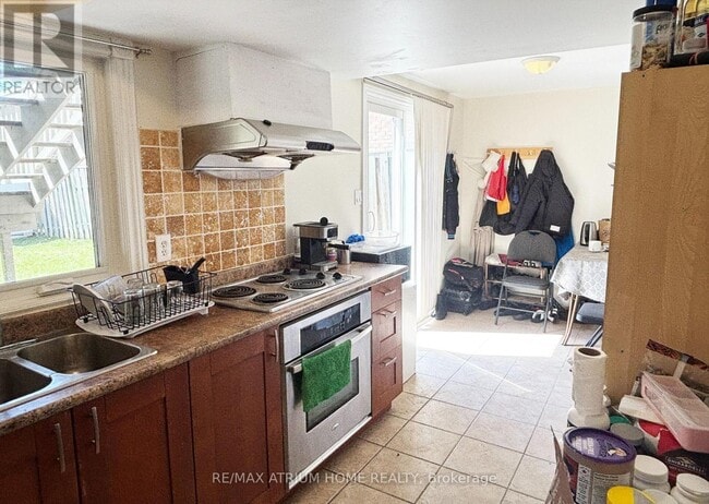 Building Photo - 18 Huntington Park Dr