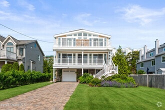 Building Photo - 272 Ocean Blvd N