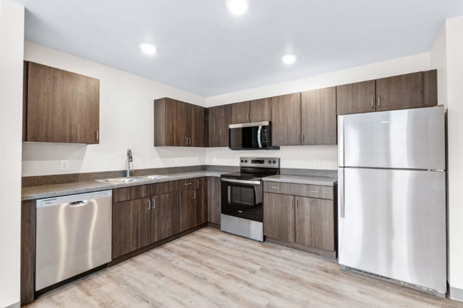 Building Photo - 352 Deschane Ave