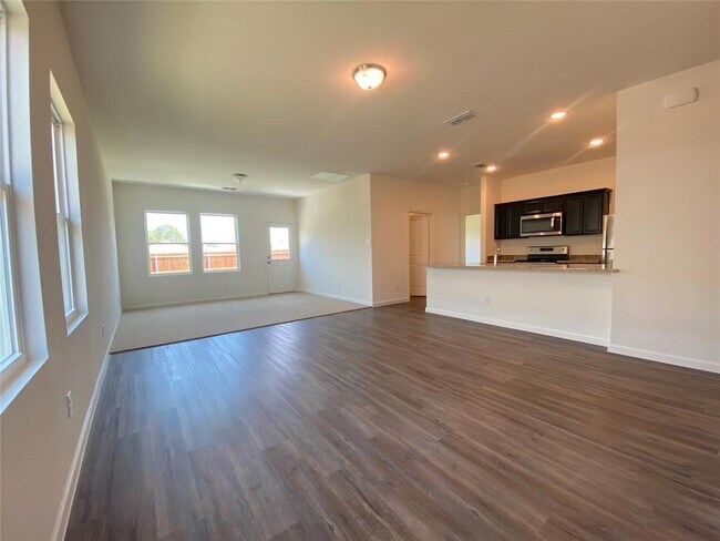 Building Photo - 812 Cedar Creek Dr