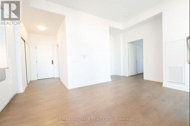 Photo du bâtiment - 270 Dufferin St