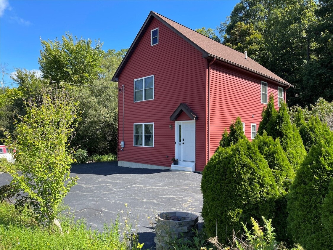 Primary Photo - 214 Nelson Rd
