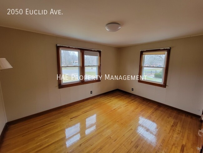 Building Photo - 2050 Euclid Ave.