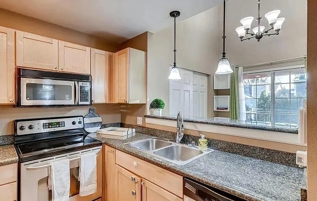 Kitchen - 2621 S 272nd St