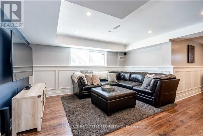 Building Photo - 18 Oakmont Ave