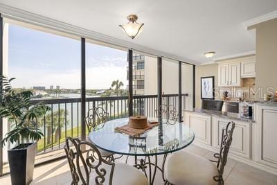 Foto del edificio - 9425 Blind Pass Rd