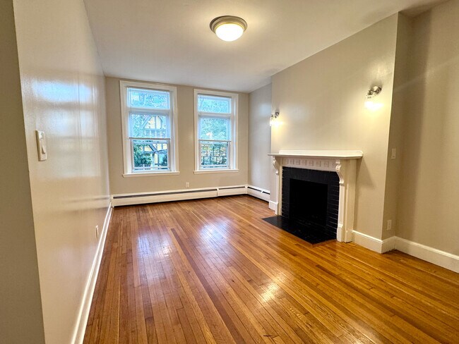 Foto del edificio - 164 Winthrop Rd
