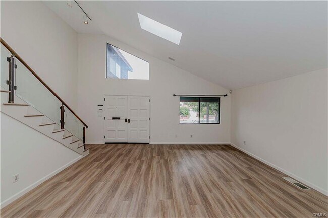 Building Photo - 1113 Steinhart Ave