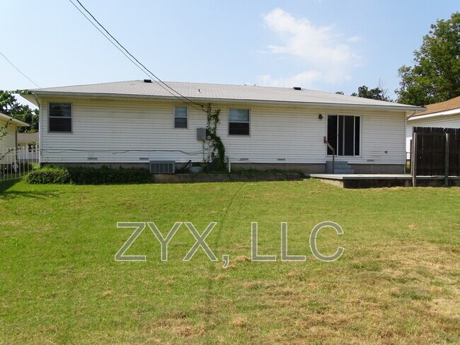 Foto del edificio - 4829 S Lawton Ave