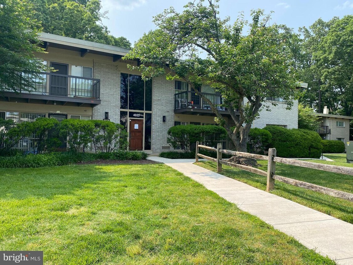 4933 Americana Dr Unit 108, Annandale, VA 22003 Room for Rent in Annandale, VA