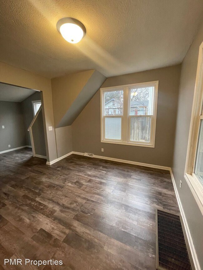 Building Photo - 3 br, 1 bath House - 5315 North 28th Avenue