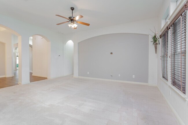 Building Photo - Your Ideal Home Awaits – 4BR, 3BA & More!