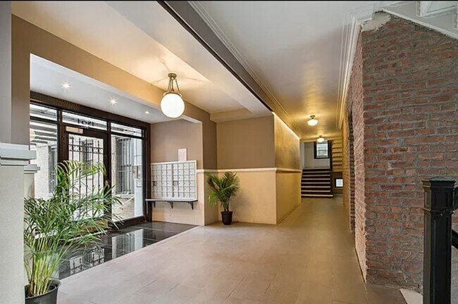 Foto del edificio - 48 W 138th St