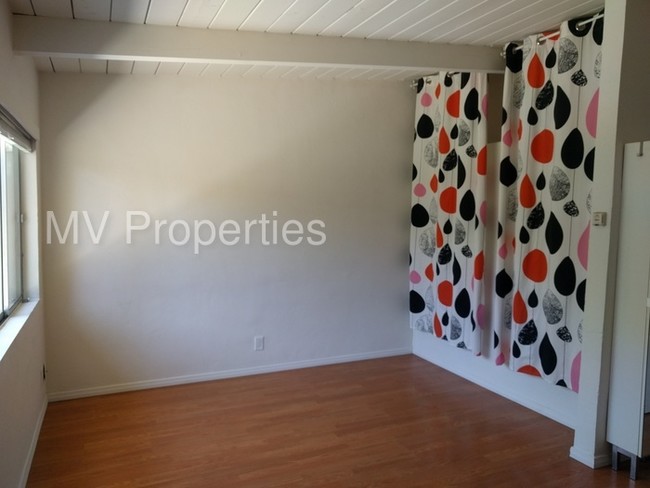 Building Photo - 634 66th St