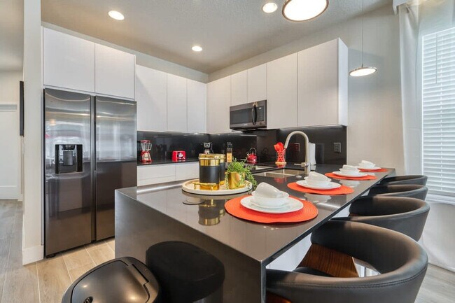 Foto del edificio - 17444 Hidden Forest Dr