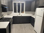 Foto principal - Newly renovated 4 bedroom 1.5 bath single ...
