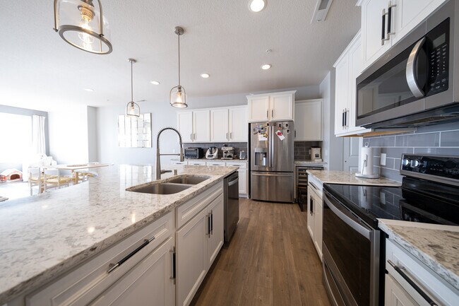 Foto del edificio - 756 Stonegate Rd