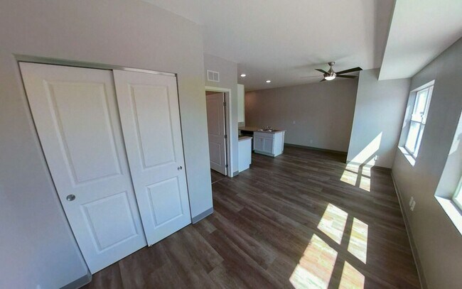 Building Photo - Hillside Apartments