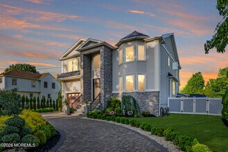 Building Photo - 243 Overbrook Ave