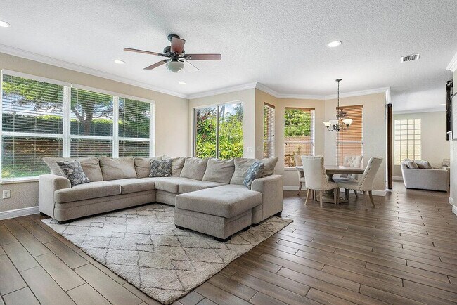 Foto del edificio - 15831 Menton Bay Ct