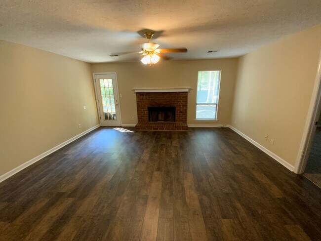 Building Photo - 607 Trove Drive
