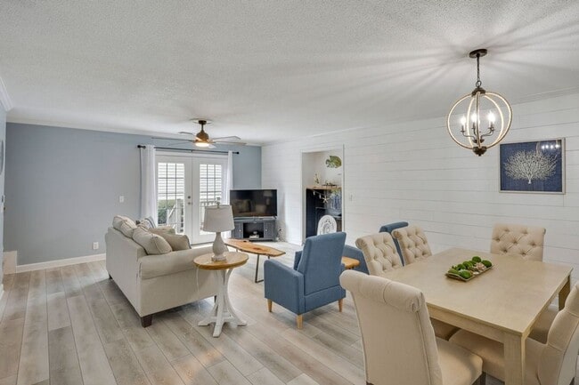 Building Photo - 1000 Sea Island Rd