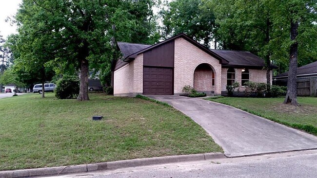 Building Photo - 240 N Forest Dr