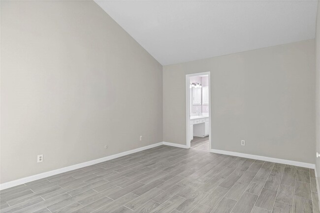 Building Photo - 9724 Summerwood Cir