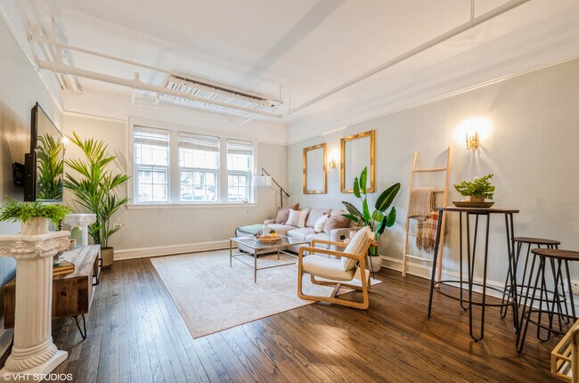 Foto del edificio - 817 Forest Ave