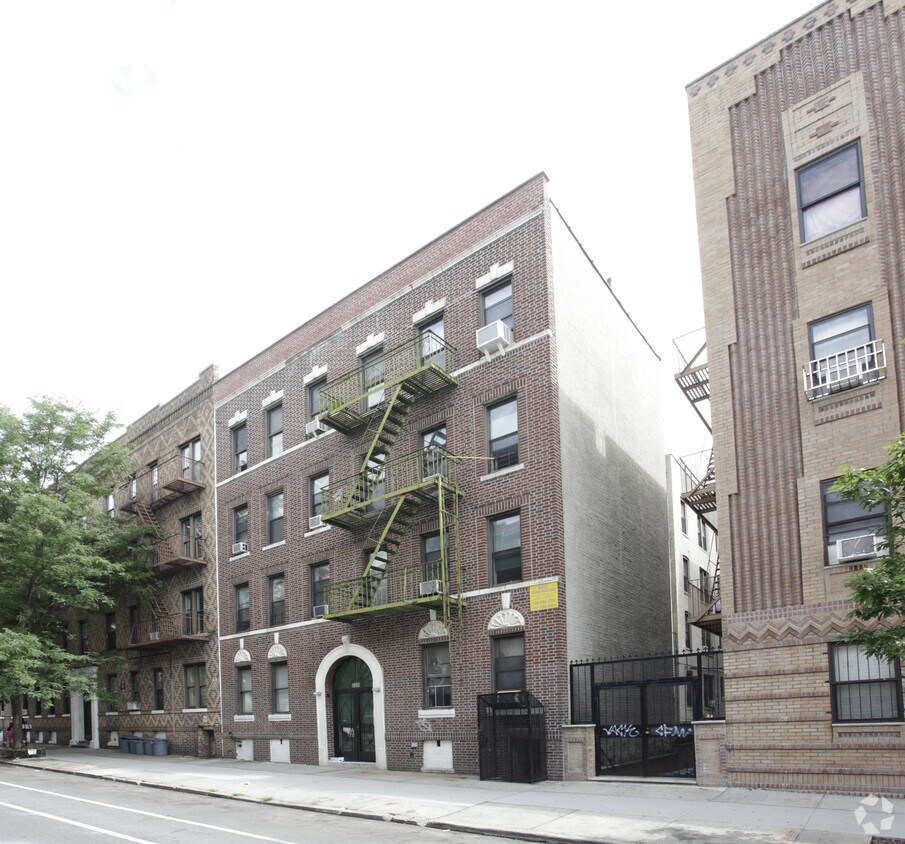 Building Photo - 869 42nd St