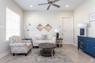 2BR, 2BA - 992SF - Country Club Cottages