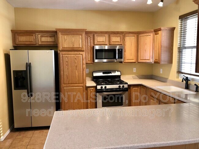 Building Photo - 2433 W Cripple Creek Dr