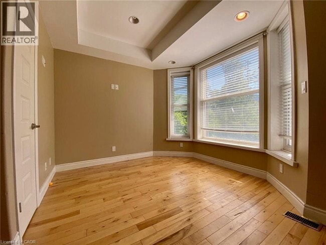 Building Photo - 500 Colborne St