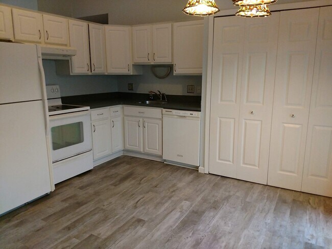 Foto del edificio - 2063 Champagne Dr