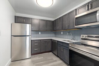 Building Photo - Ken Gardens