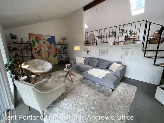 Building Photo - 3 br, 2.5 bath House - 604 SW Primrose St