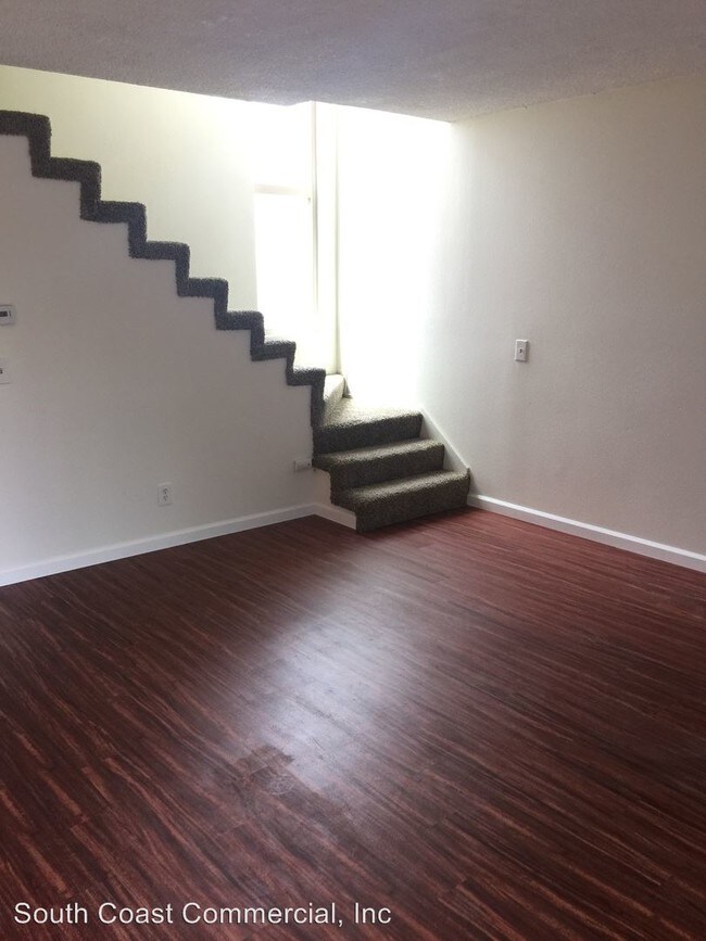Foto del edificio - 2222 Bear Valley Pkwy