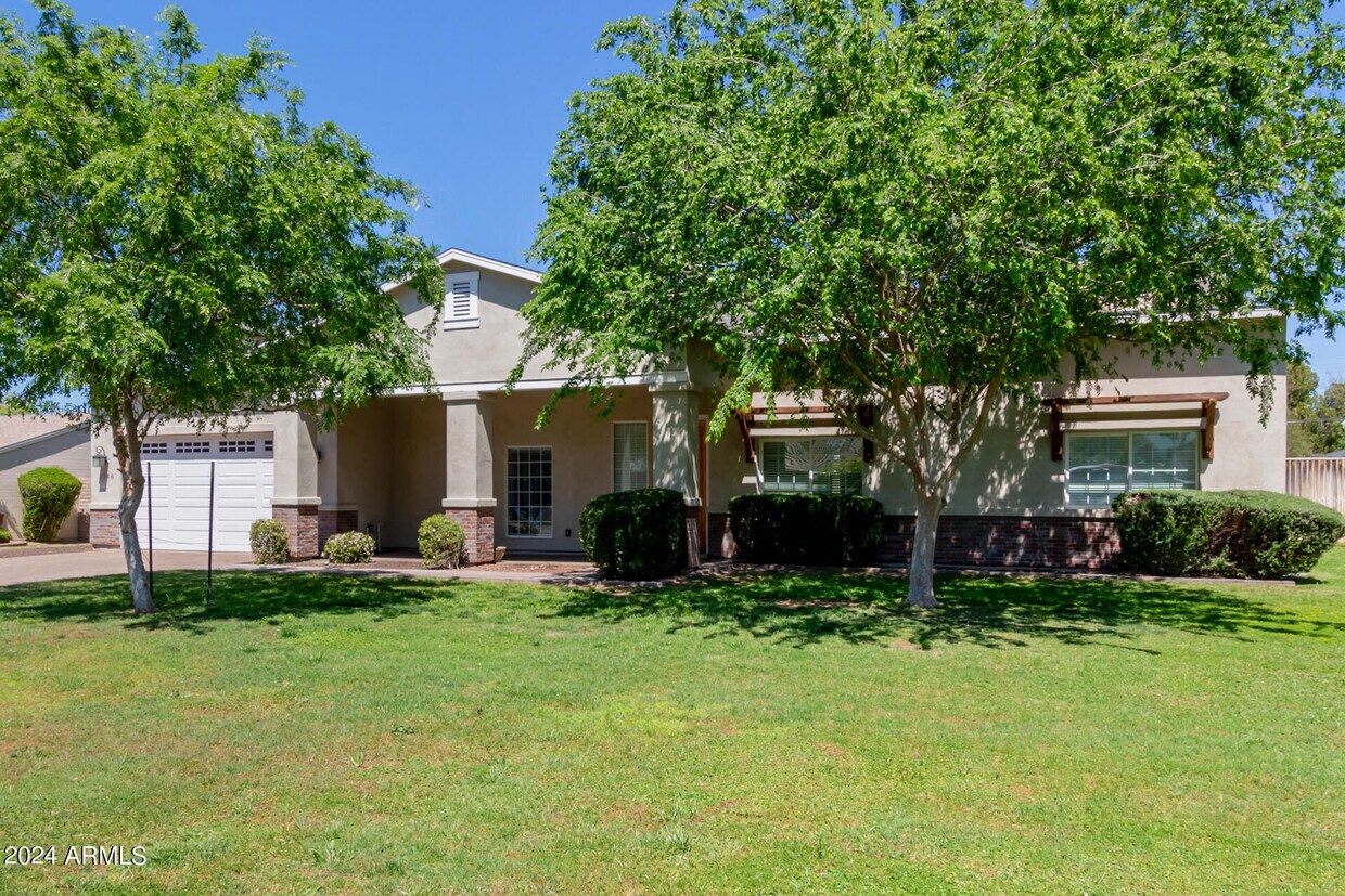 Foto principal - 3748 E Hazelwood St