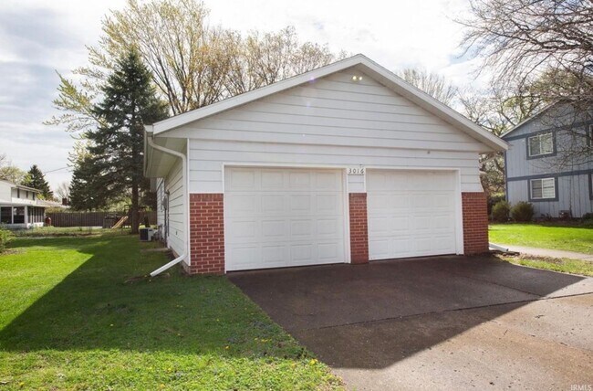 Foto del edificio - WEST LAFAYETTE SCHOOLS...Well-Maintained Ranch Home with Hardwood Floors