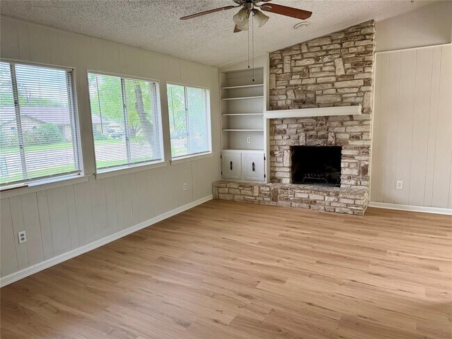 Foto del edificio - 610 Chisholm Valley Dr