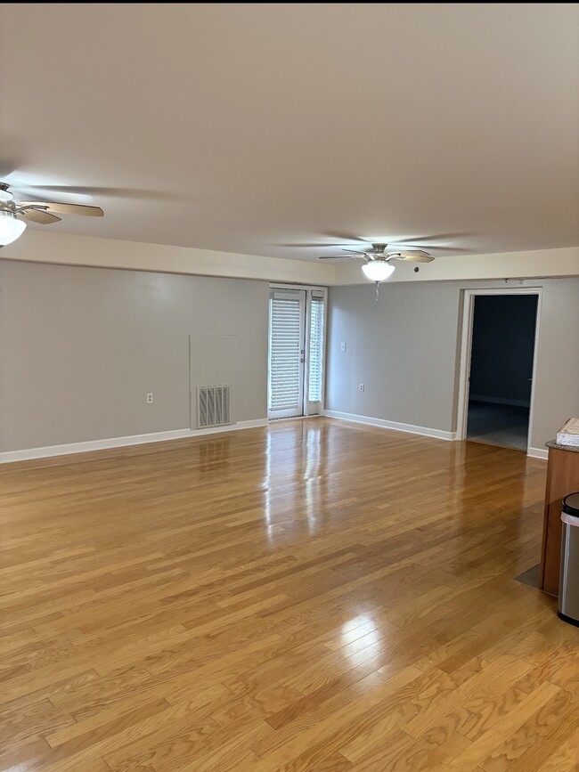 Photo - 1001 S Church St (Greenville, SC) Townhome